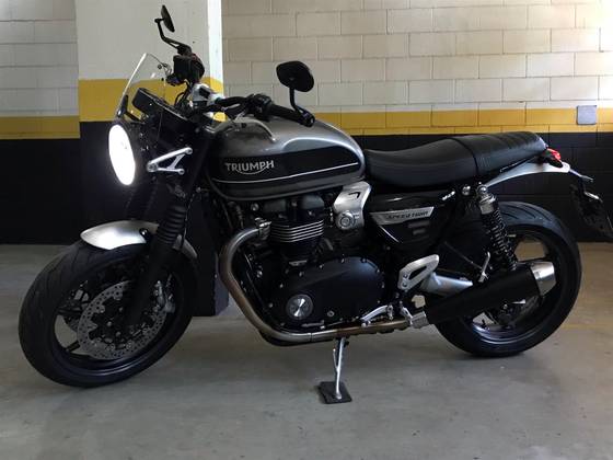 TRIUMPH SPEED TWIN 